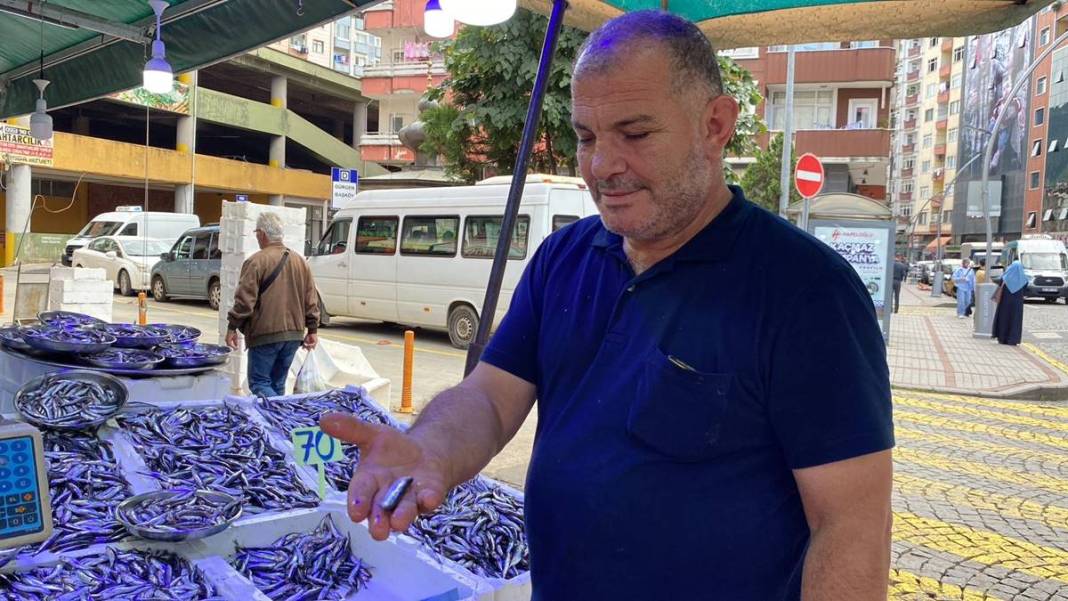 Tezgahların en ucuzu hamsi bile alev alev cep yakıyor! Bir günde yüzde 75 zamlandı, çarşıya giden vatandaş eli boş döndü 16